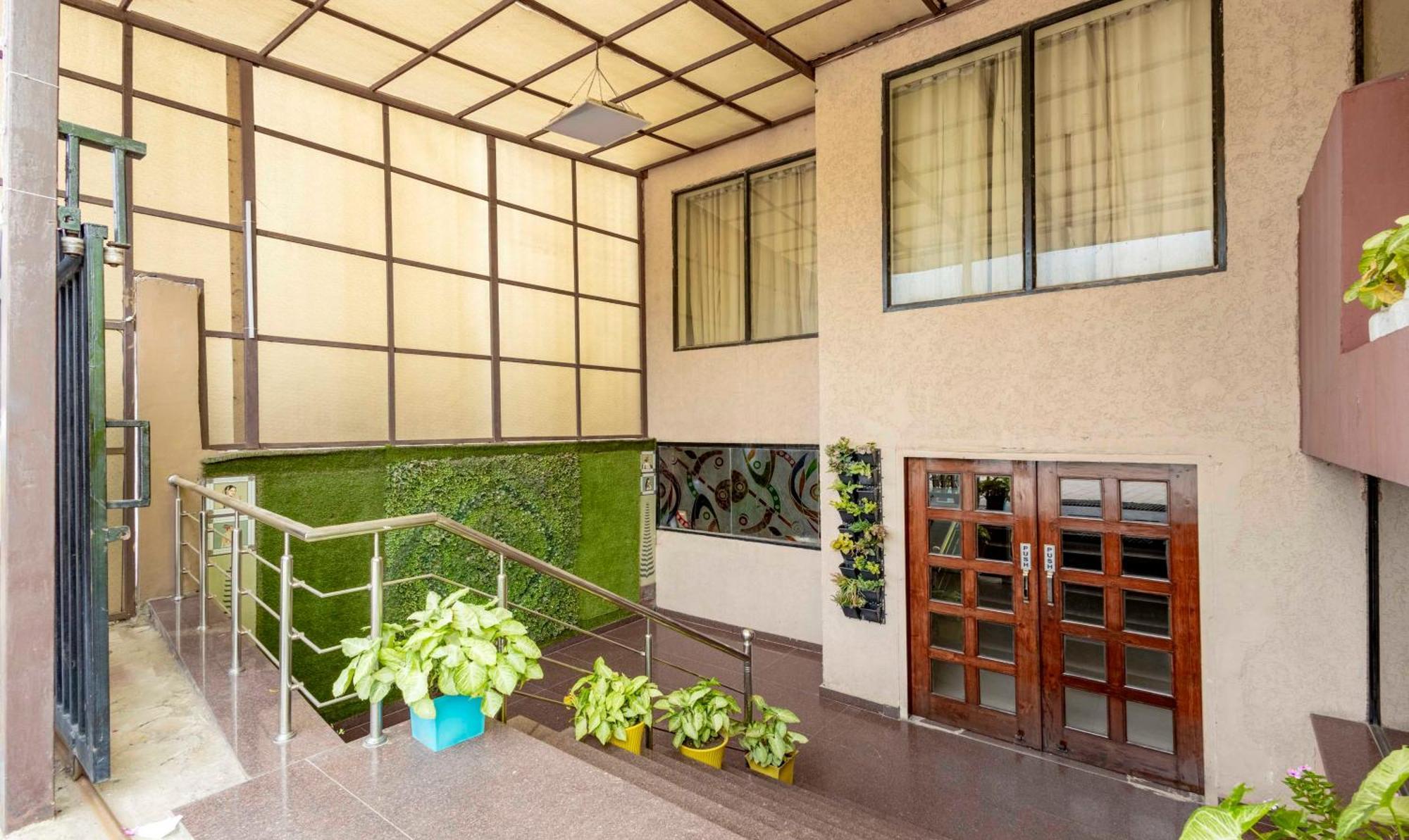 Treebo Maurice Hotel Baddi Exterior foto